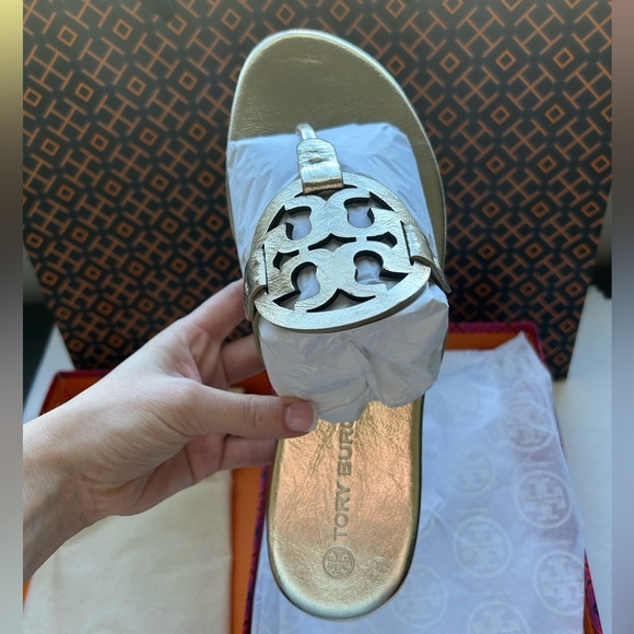 Tory Burch Miller Soft Metallic Wrinkled Leather Sandals Size 9 - Picture 6 of 12